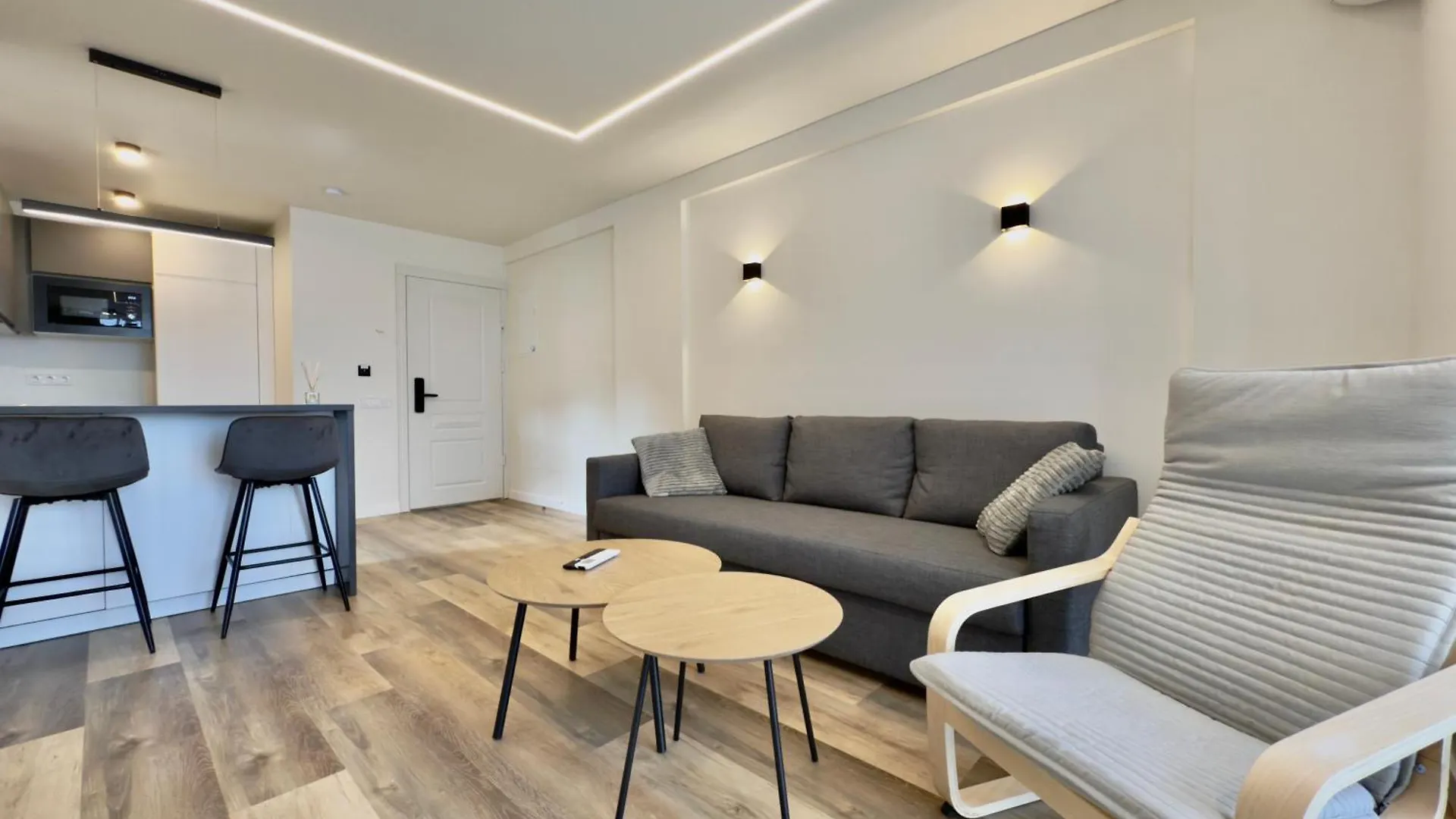 Cor - Precioso Apartamento Totalmente Reformado Benalmádena 0*,  España